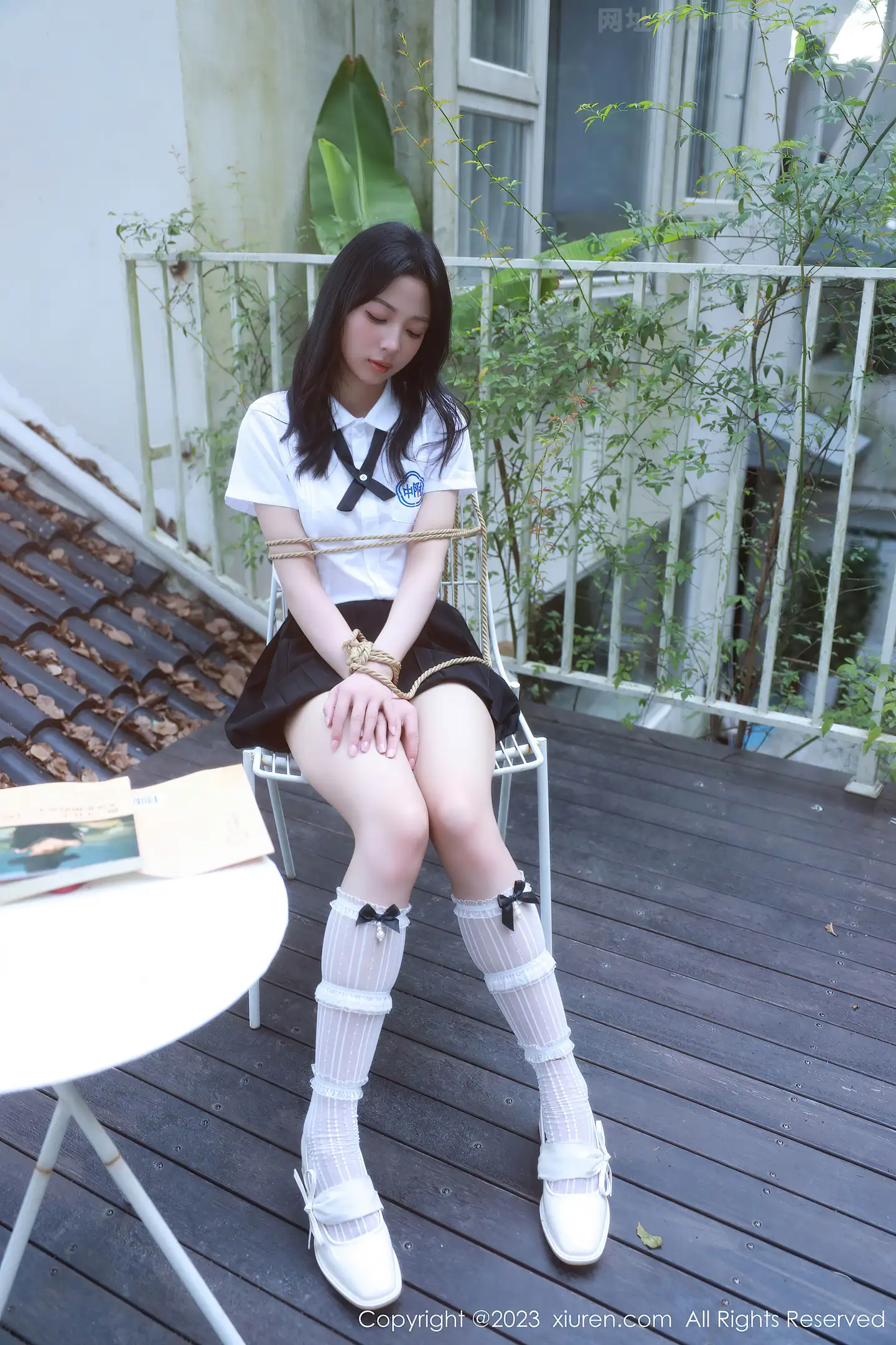 图片[2]-[XiuRen秀人网] VOL.6969 模特糖豆sisi白色上衣配黑短裙露性感淡色轻透内衣迷人诱惑写真61P-秀人网官方网站